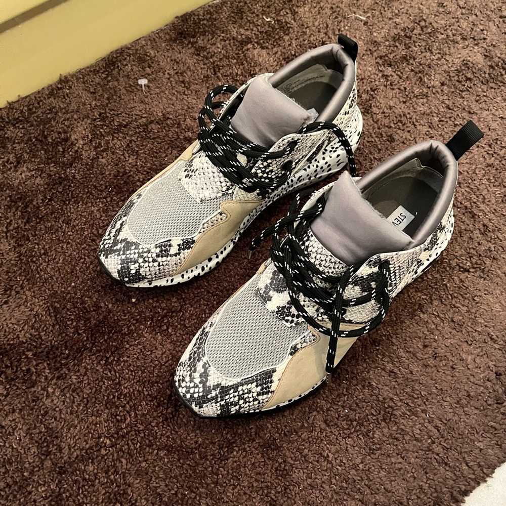 Steve Madden sneakers
